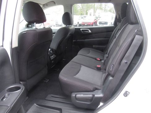 Used 2020 Nissan Pathfinder SV AWD/4WD image 15