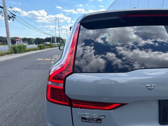 Certified 2024 Volvo XC60 B5 Core w/ Protection Package Premier AWD/4WD image 10