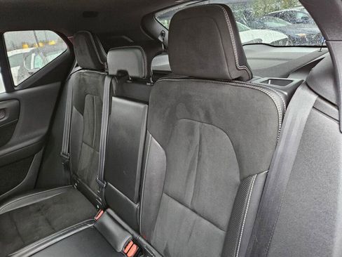 Used 2020 Volvo XC40 T5 R-Design image 14