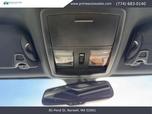 Used 2014 Dodge Challenger R/T image 30