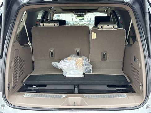 New 2026 GMC Yukon XL Denali w/ Denali Reserve Package AWD/4WD image 9