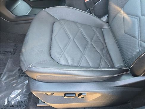 Used 2025 Volkswagen Atlas SE image 11