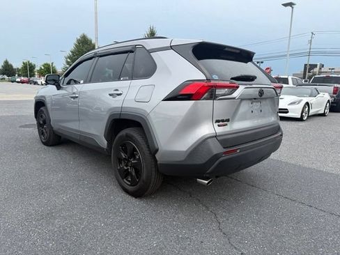 Used 2021 Toyota RAV4 XLE w/ Convenience Package AWD/4WD image 9