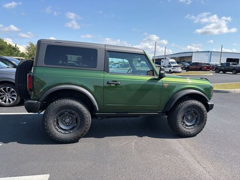 Used 2025 Ford Bronco Badlands AWD/4WD image 4