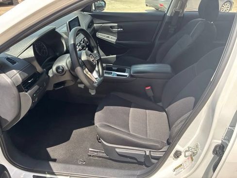 Used 2024 Nissan Sentra SV FWD image 17