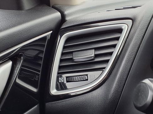 Used 2014 MAZDA MAZDA3 i Sport image 28