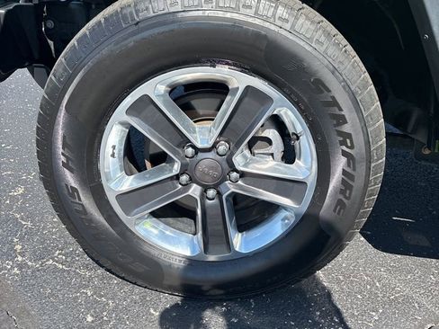 Used 2019 Jeep Wrangler Unlimited Sahara w/ Uconnect 4C Nav & Sound Group AWD/4WD image 9