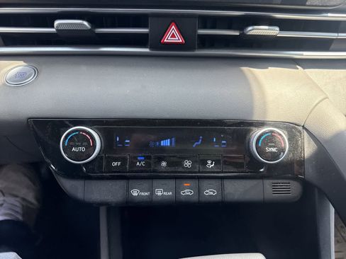 Used 2023 Hyundai Elantra SEL FWD image 25