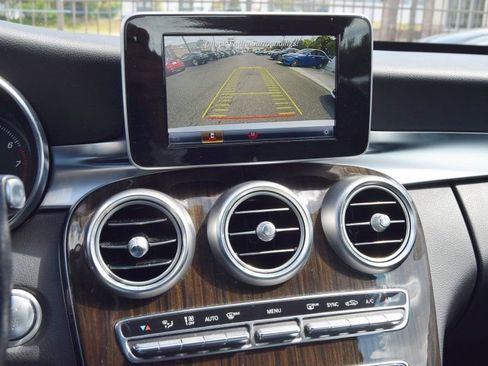 Used 2018 Mercedes-Benz C 300 4MATIC Sedan image 24