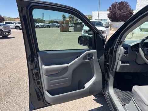 Used 2021 Nissan Frontier S RWD image 9