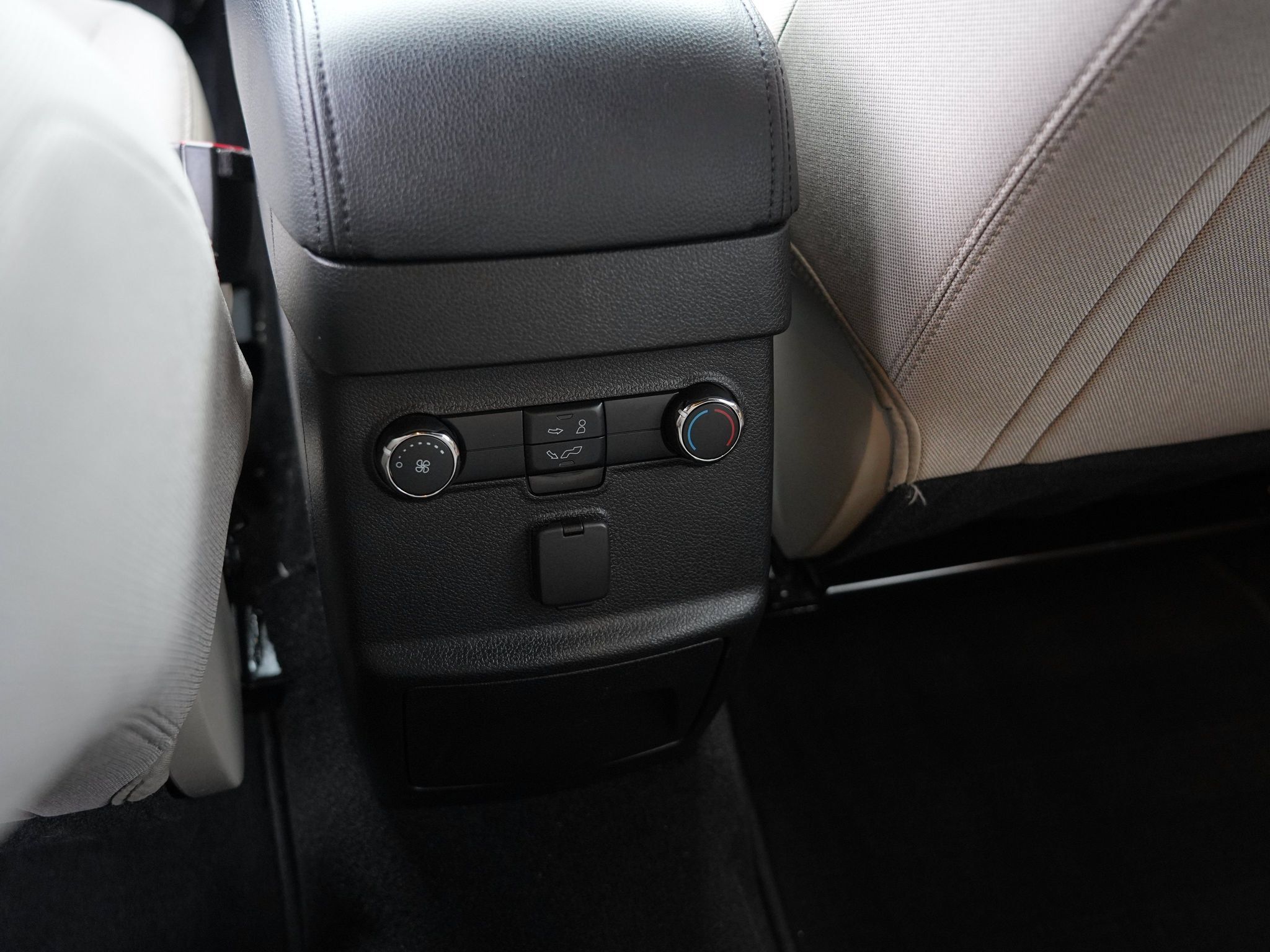 Used 2018 Ford Explorer 4WD image 27