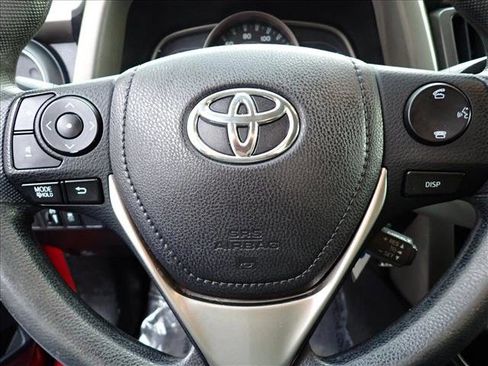 Used 2015 Toyota RAV4 LE image 15
