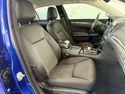 Used 2020 Chrysler 300 Touring w/ Sport Appearance Package image 36