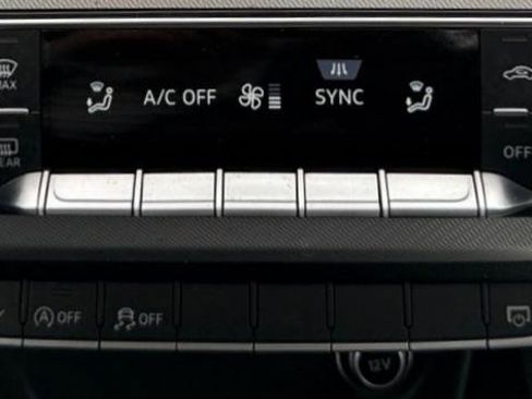 Used 2017 Audi A4 2.0T Premium w/ Audi MMI Navigation Plus image 27