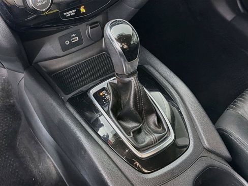 Used 2018 Nissan Rogue SV AWD/4WD image 22