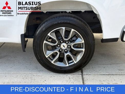 Used 2025 Chevrolet Silverado 1500 RST AWD/4WD image 11