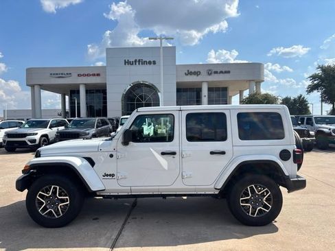 Used 2025 Jeep Wrangler Unlimited Sahara AWD/4WD image 8