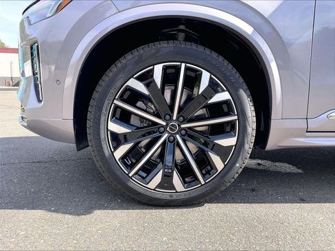 New 2026 Volvo XC90 B5 Plus w/ Protection Package AWD/4WD image 14