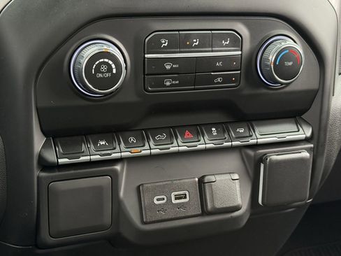 Used 2024 Chevrolet Silverado 1500 Custom image 16