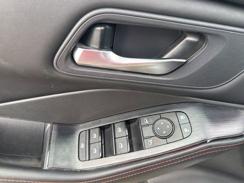 Certified 2025 Nissan Rogue SV AWD/4WD image 13