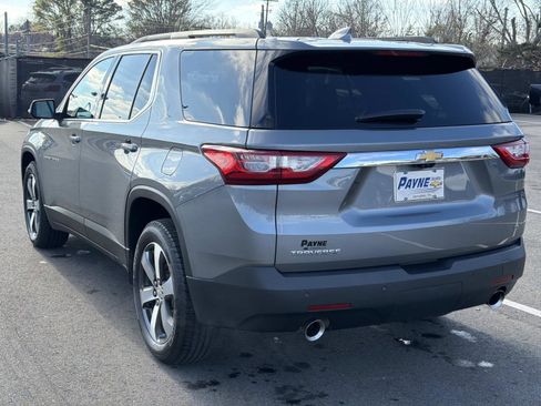 Used 2021 Chevrolet Traverse LT w/ LT Premium Package image 17