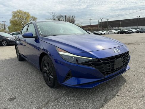 Used 2022 Hyundai Elantra SEL image 3