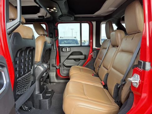 Used 2021 Jeep Wrangler Unlimited Rubicon AWD/4WD image 13