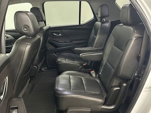Used 2019 Chevrolet Traverse RS image 28