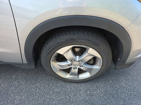 Used 2017 Honda HR-V LX image 9