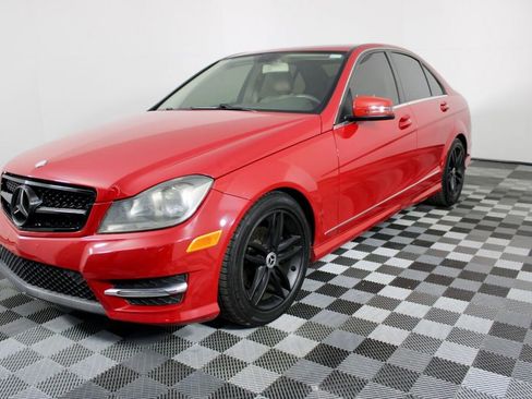 Used 2013 Mercedes-Benz C 250 Sedan image 3