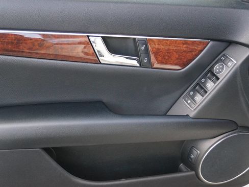 Used 2011 Mercedes-Benz C 300 4MATIC Sedan image 25