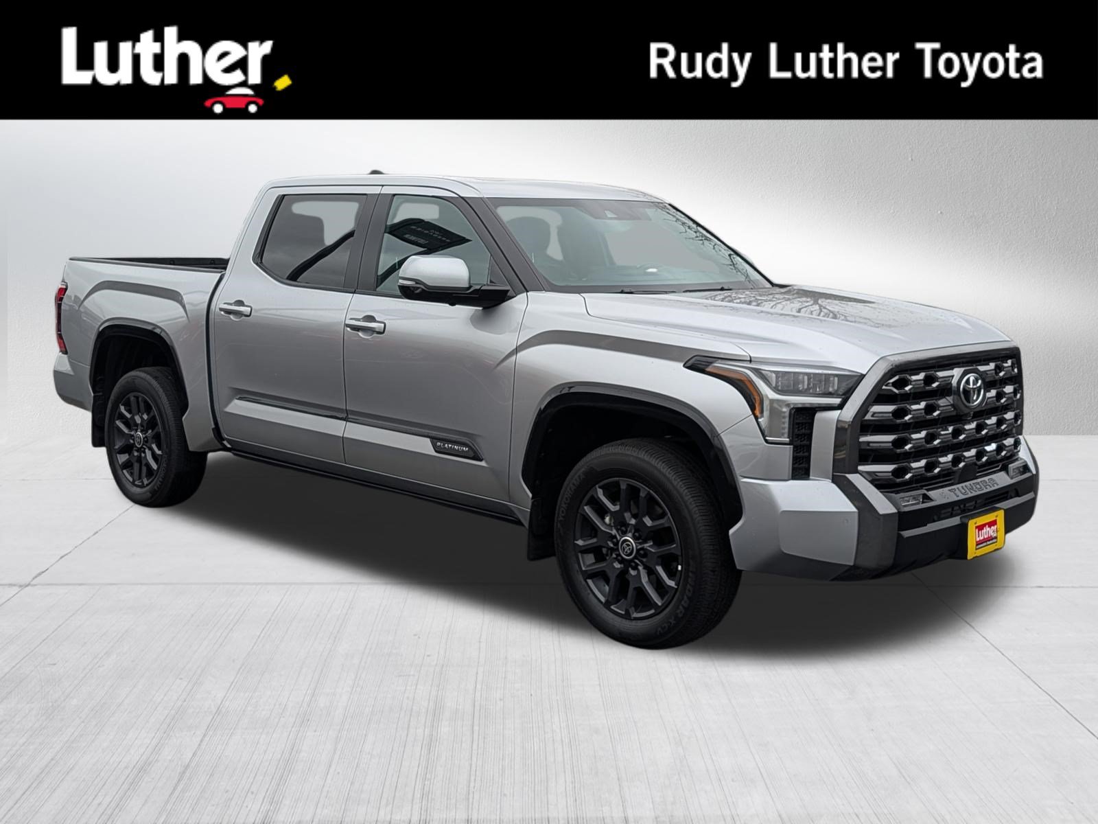 Used 2024 Toyota Tundra Platinum AWD/4WD image 1
