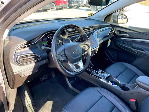 Used 2023 Chevrolet Bolt EUV Premier w/ Sun & Sound Package image 8