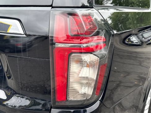Used 2023 Chevrolet Suburban LT AWD/4WD image 27