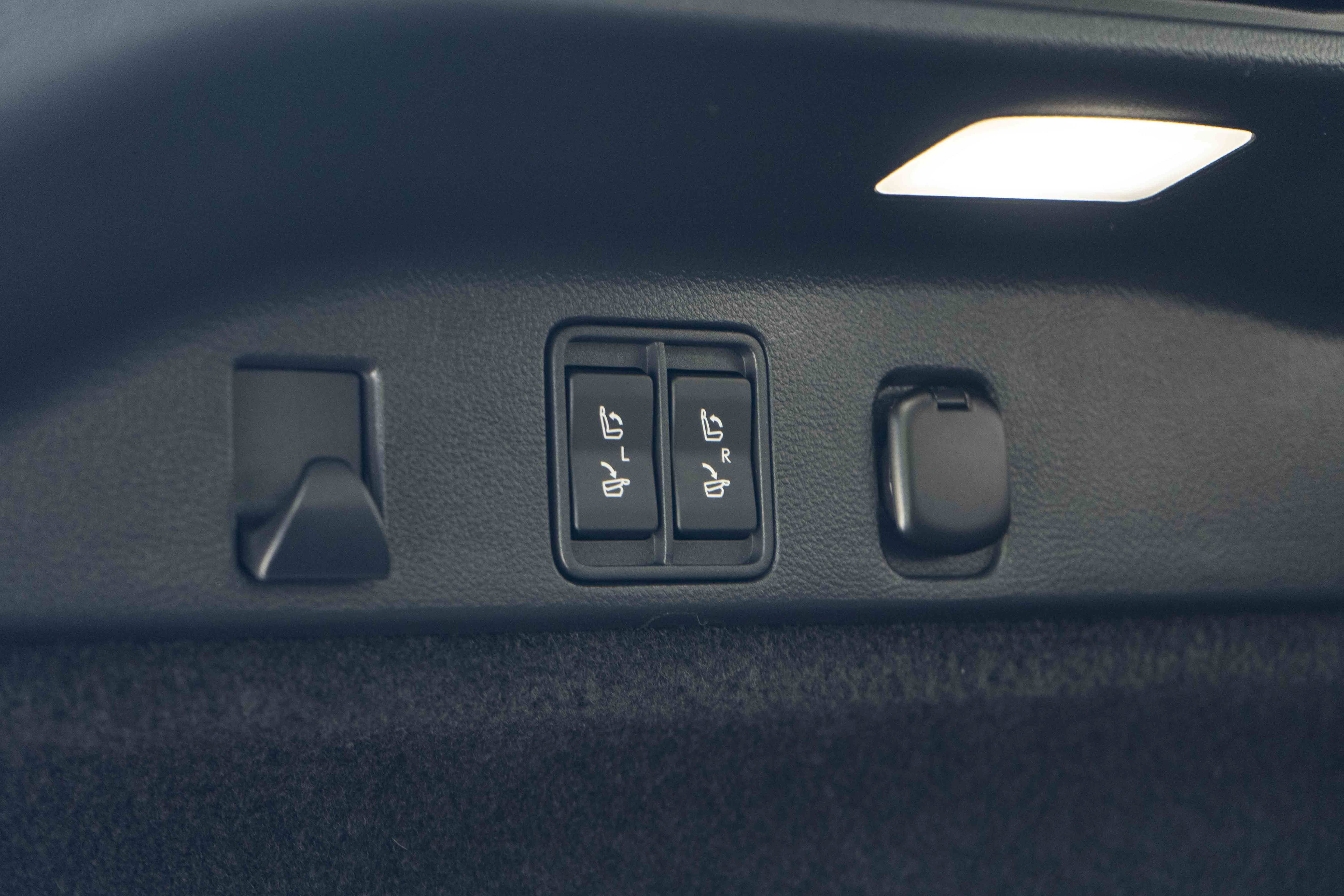 Used 2024 Lexus RX 350 FWD w/ Convenience Package image 42