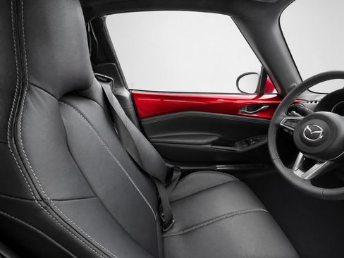 Used 2023 MAZDA MX-5 Miata Grand Touring RWD image 9