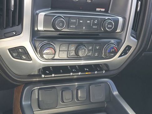 Used 2014 GMC Sierra 1500 SLT w/ SLT Crew Cab Value Package image 18