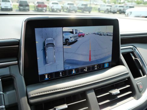 Used 2021 Chevrolet Tahoe Z71 w/ Z71 Off-Road Package AWD/4WD image 33