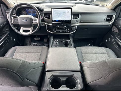 Certified 2022 Ford Expedition XLT image 8