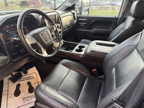 Used 2017 GMC Sierra 2500 SLT w/ Driver Alert Package image 7