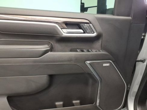 Used 2025 Chevrolet Silverado 2500 LTZ w/ LTZ Premium Package AWD/4WD image 14