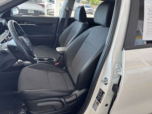 Used 2025 Kia Seltos S image 38