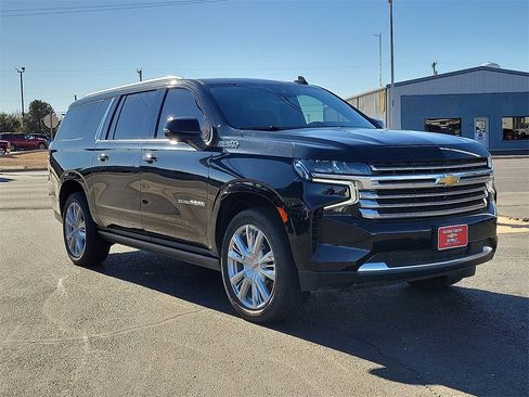 Used 2023 Chevrolet Suburban High Country w/ Premium Package 2 image 6