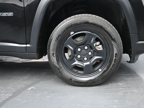 Used 2021 Jeep Compass Sport image 10