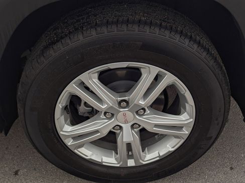 Used 2024 GMC Terrain SLE FWD image 7