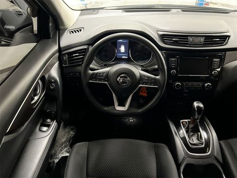Used 2020 Nissan Rogue Sport S image 19