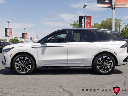 Used 2024 Lincoln Nautilus Reserve w/ Equipment Group 202A AWD/4WD image 16