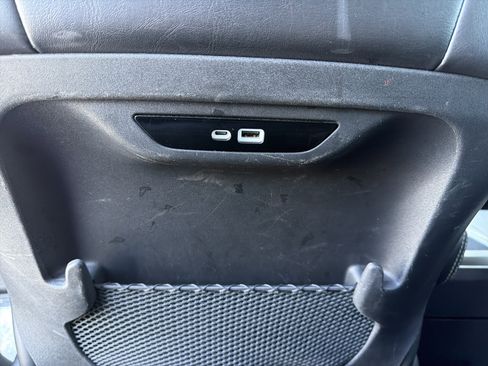 Used 2025 Chrysler Pacifica Select FWD image 32