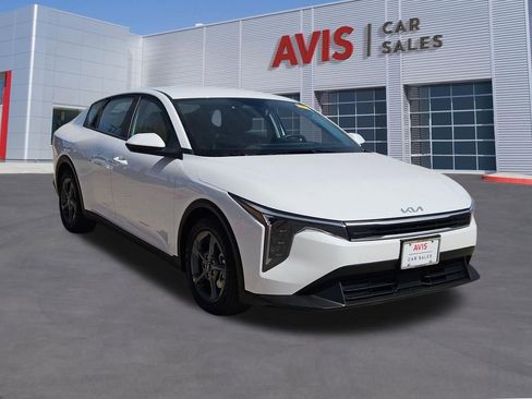 Used 2025 Kia K4 LXS FWD image 9