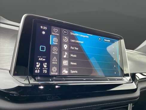 Certified 2024 Volkswagen Atlas Cross Sport SE image 18